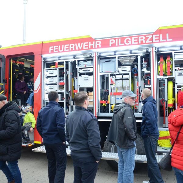 Neues Einsatzfahrzeug StLF 20 in Pilgerzell 11